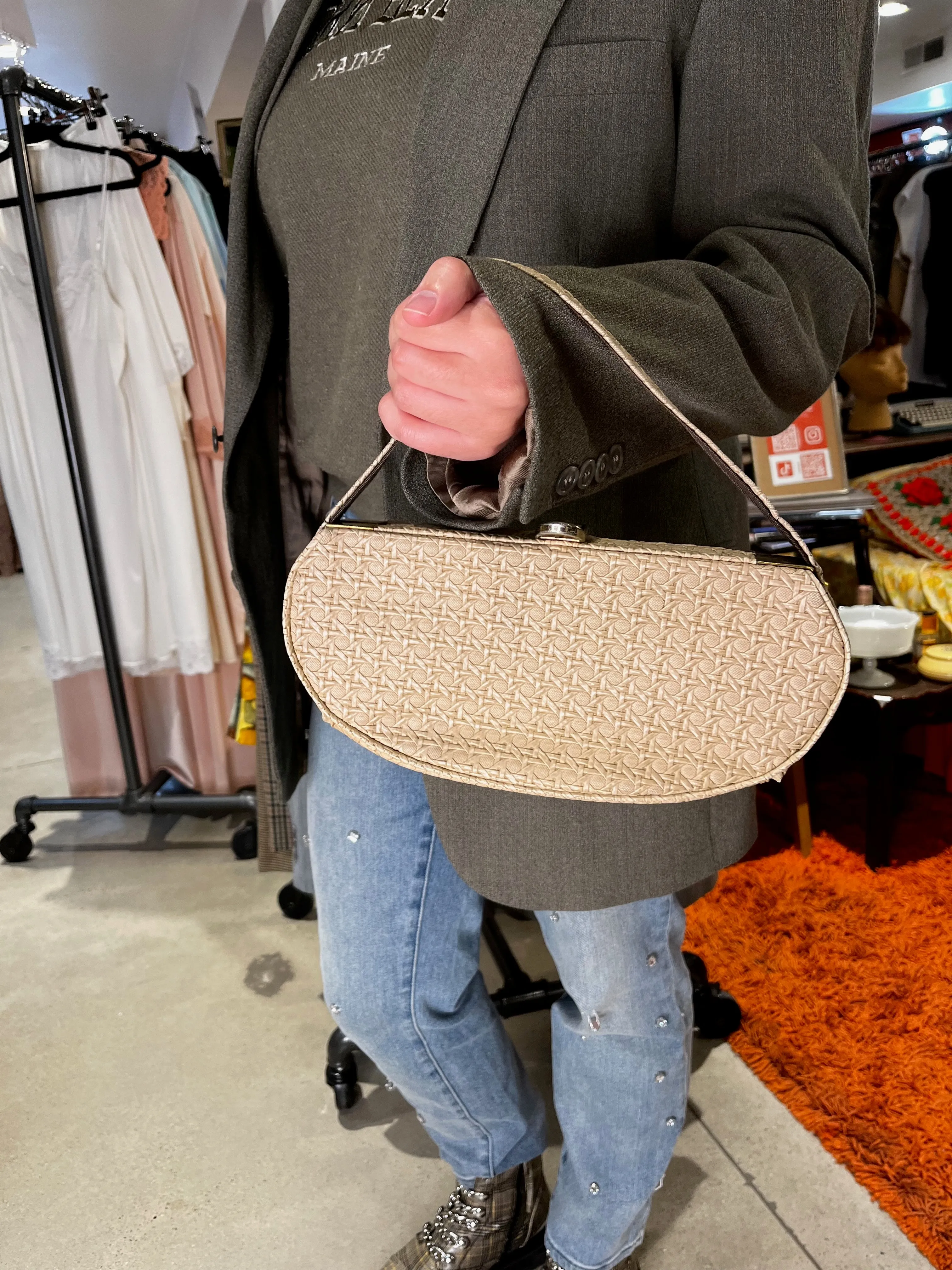 60's-70's Tan Textured Wicker Pattern One Shoulder Bag