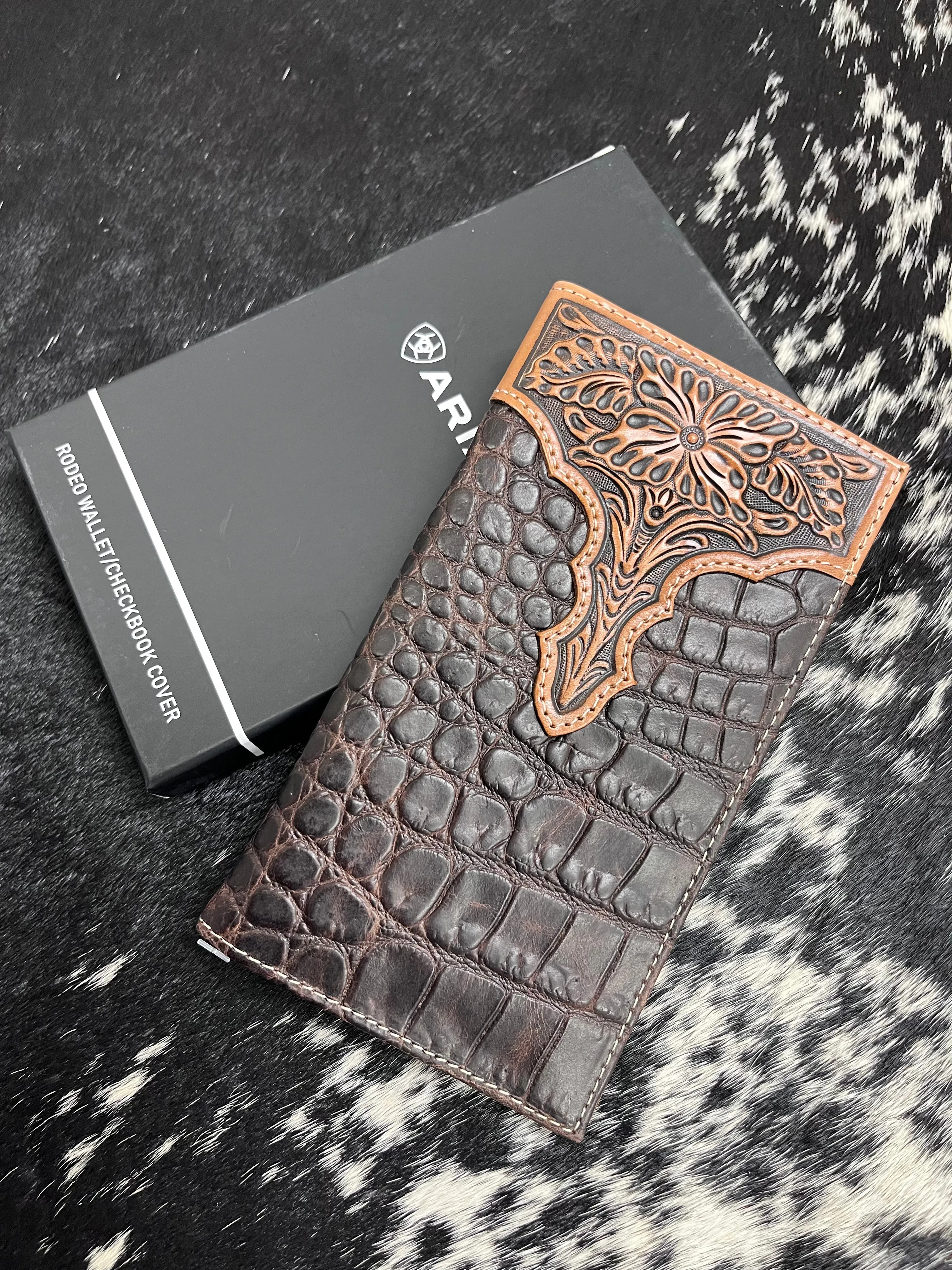 Ariat Crocodile Floral Embossed Brown Leather Checkbook Cover Rodeo Wallet A3552802