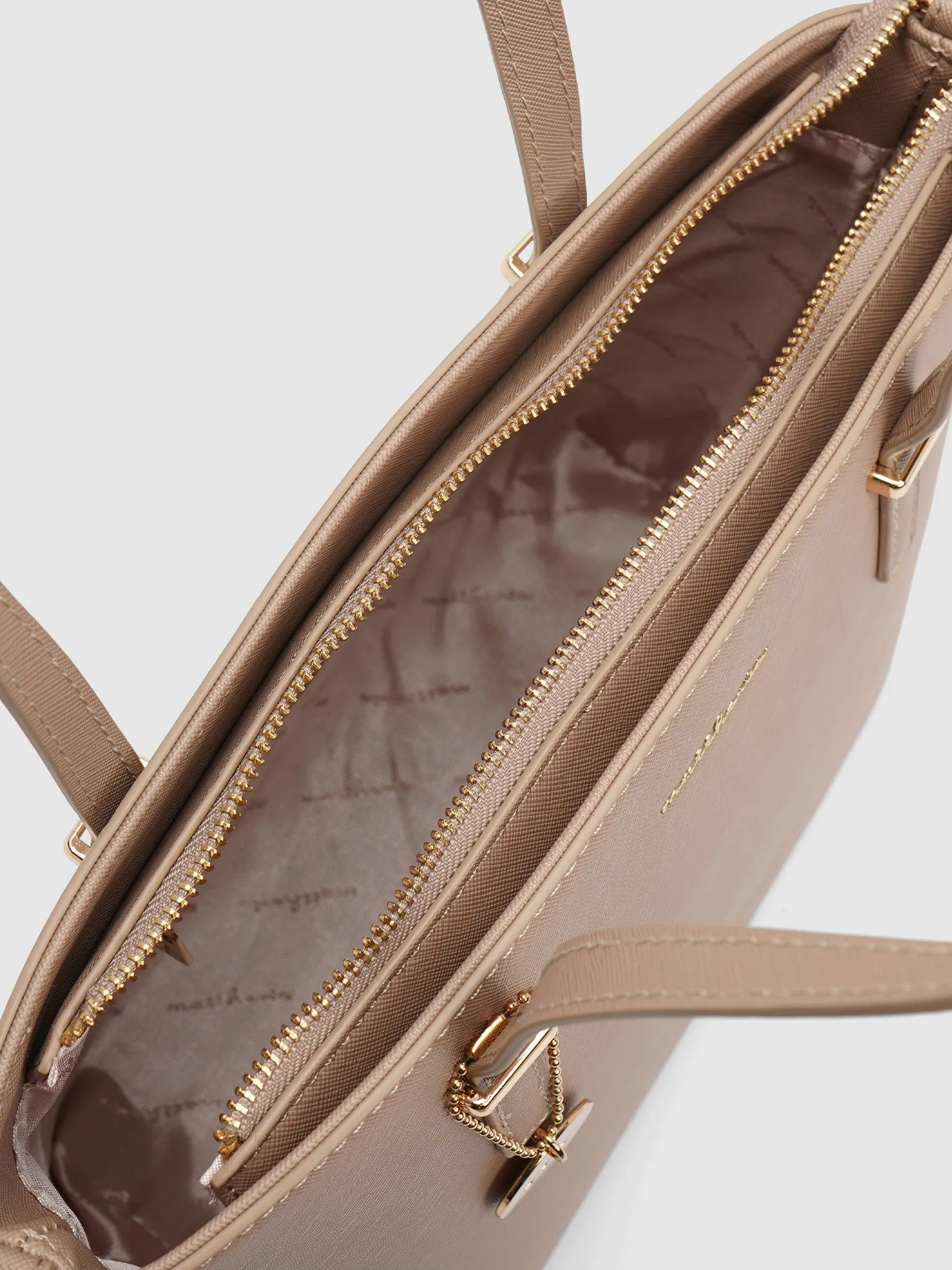 Ivan Shoulder Bag